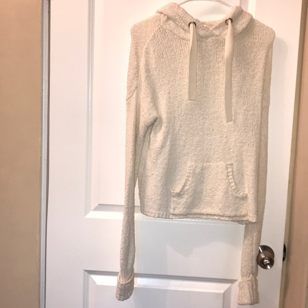 Kaisely Comfy gorgeous white sweater!
